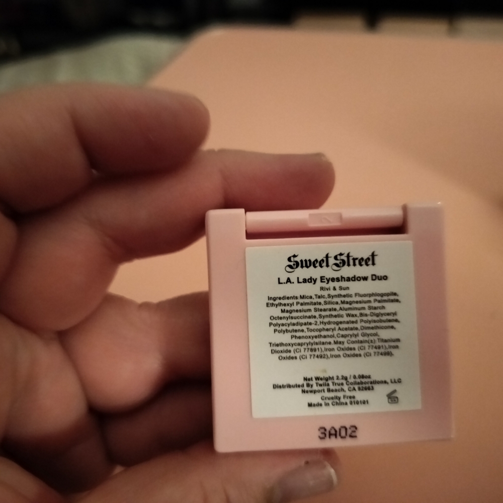 Makeup Bundle! - Picture 4 of 13